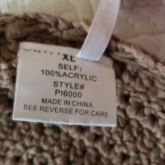 Fashion Nova women's crochet halter top - Picture 6 of 7